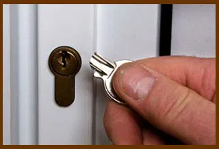 Locksmith Of Berkeley Berkeley, CA 510-803-3123 - 14-60-broken-key